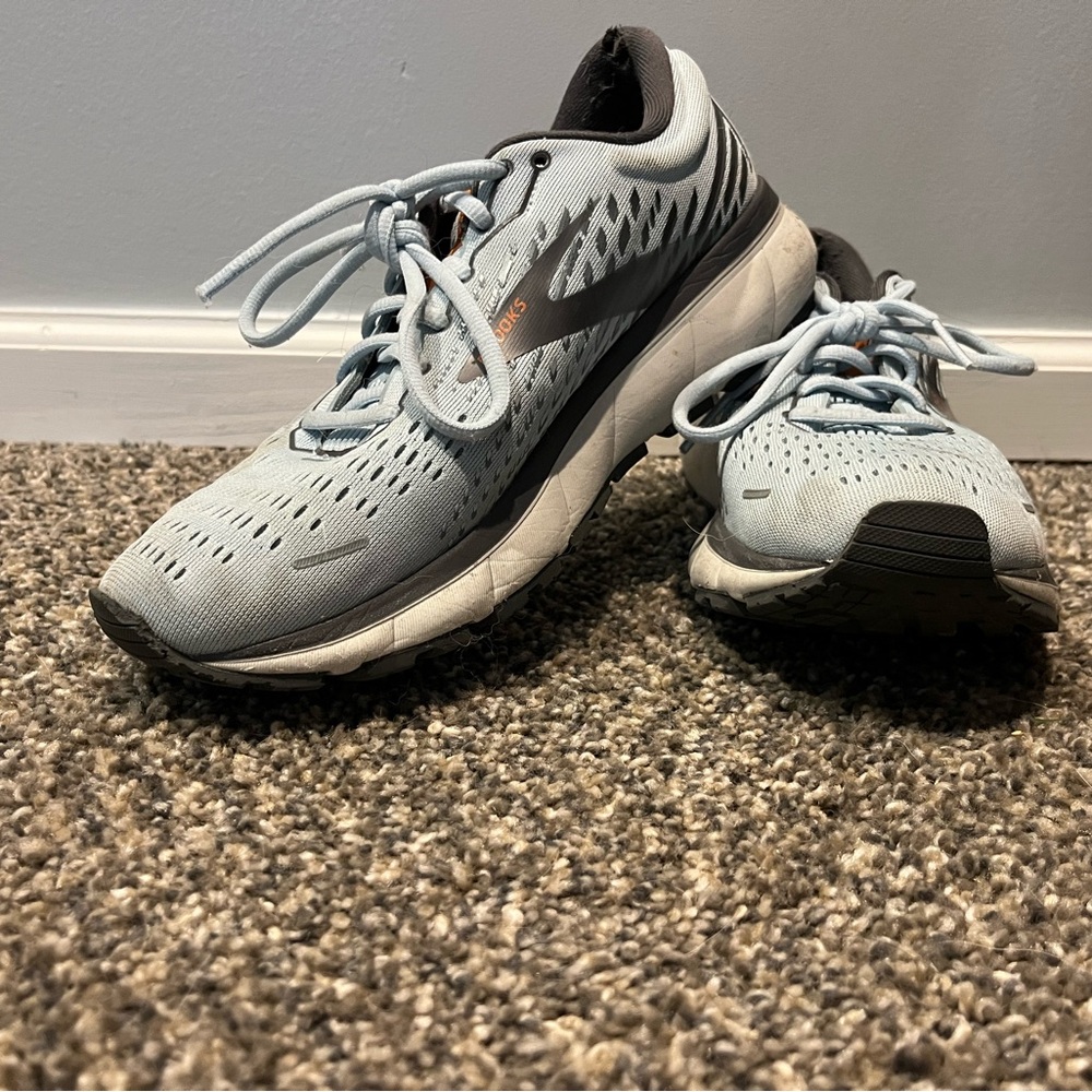 Brooks ghost 6